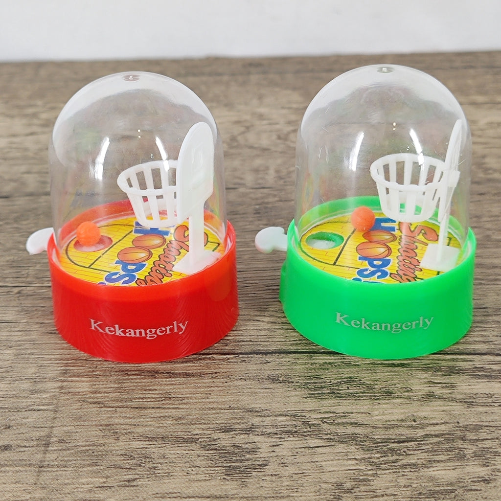 Kekangerly Mini Desktop Sports Game Toy, Plastic, Green & Red, 2.4x1.7 inches