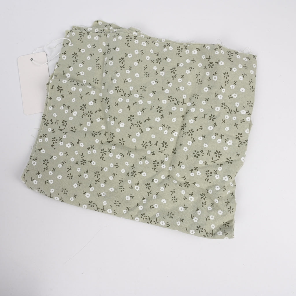 Luminea Textiles Green Printed Calico Cloth Versatile Printed Calico Cloth for Quilting and Crafting Projects