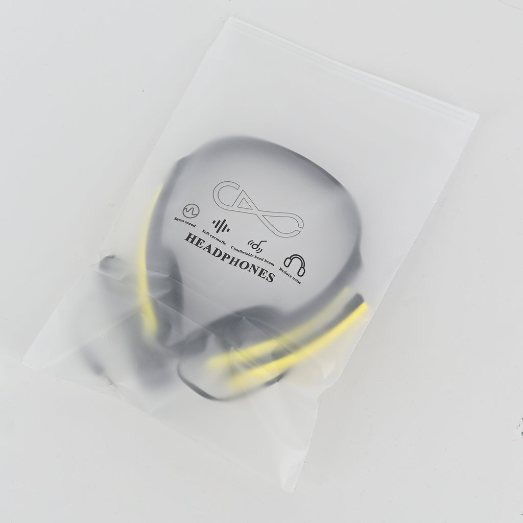 M6 wired headphones with microphone